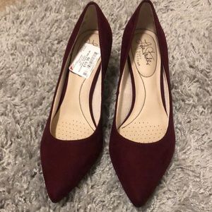 Women burgundy kitten heels size 6.5